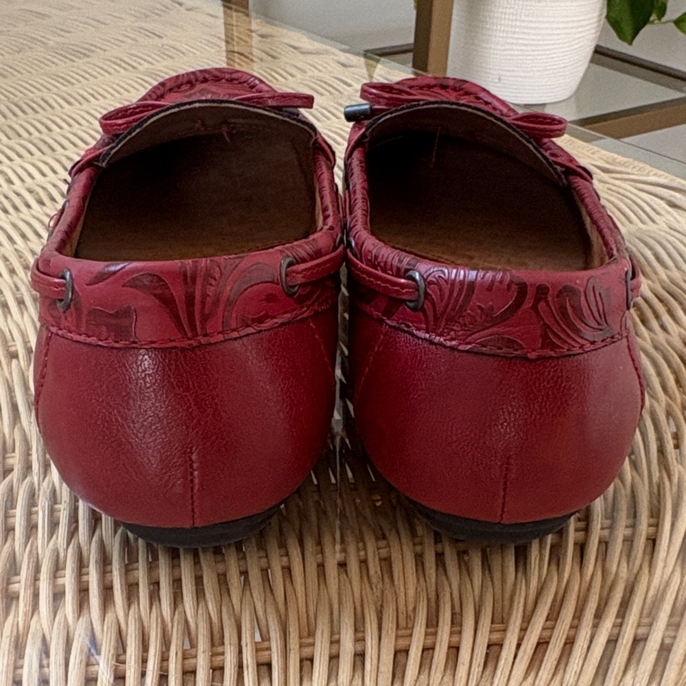 NWOT BOC Women's Red Patterned Loafers Size 8.5 - Picture 6 of 8